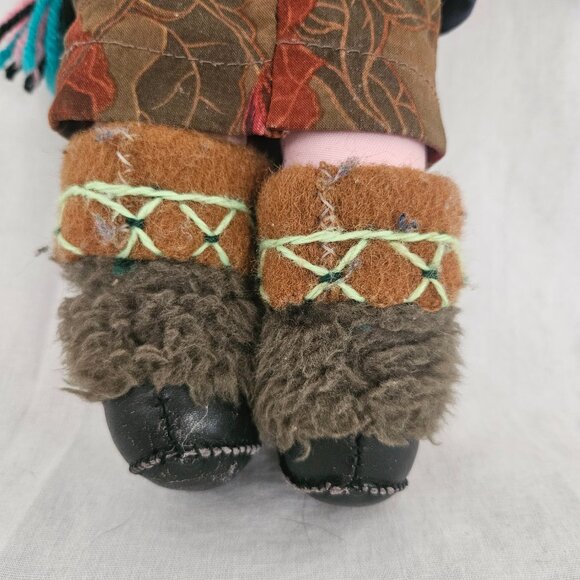 Vintage Inuit Handmade Cloth Doll – 10” Felt Parka & Fur Trim – Collectible - Picture 5 of 13